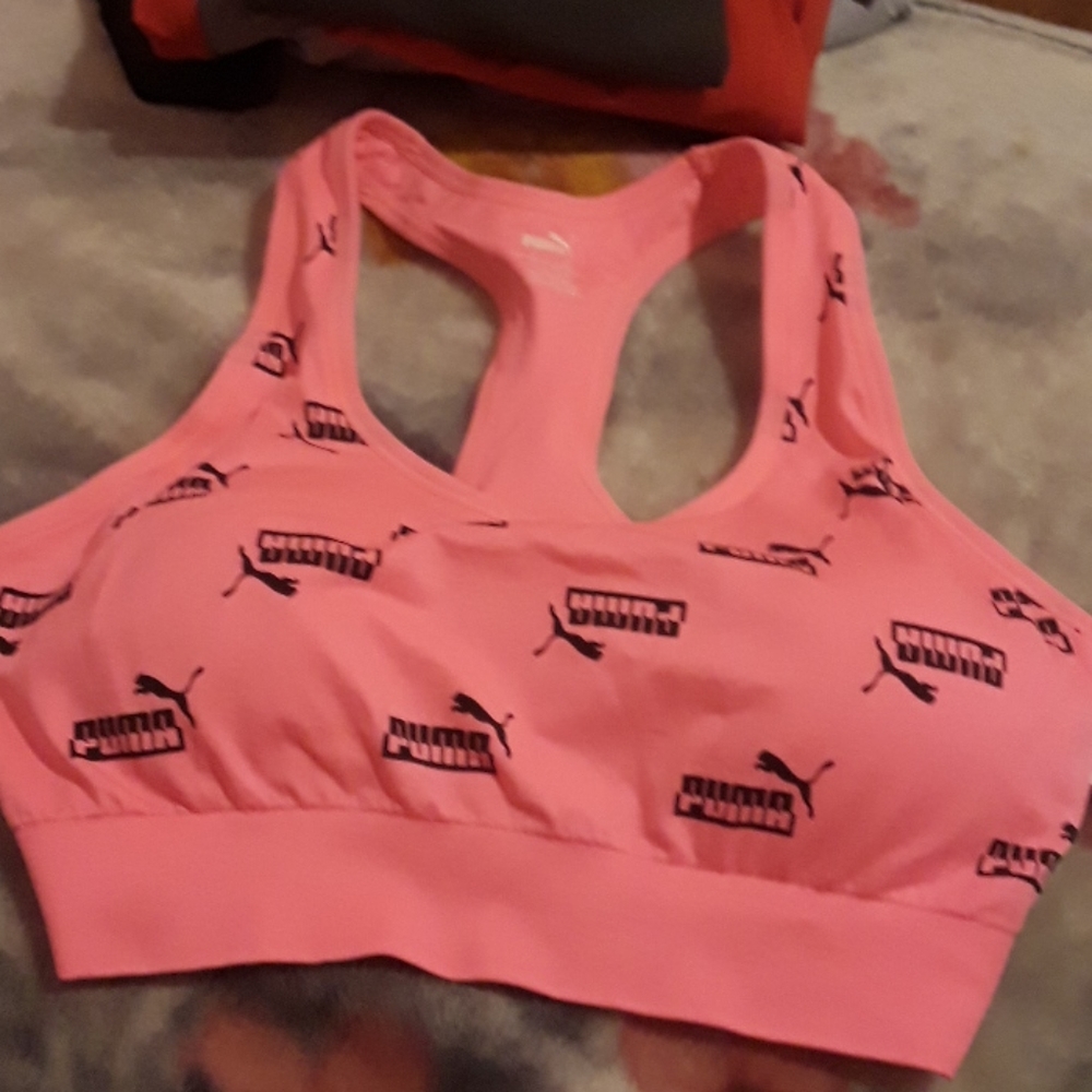 Women Puma pink sports bra